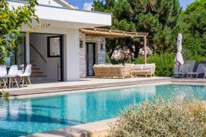 Villa San Ciprianu Mare Di Lecci