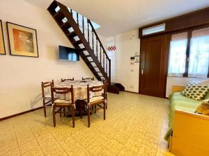 Spacious duplex near the beach