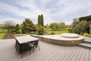 Ty Cefn by Birch Stays