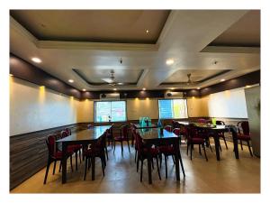 Pride Pitu পিটু Near The Amrabati Park AC OR NON AC Both Facility