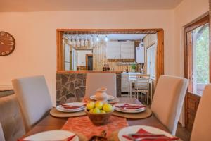 Cuibul de Munte - Cabană în Breaza cu Ciubăr și Foc de Tabără 6-12 Persoane