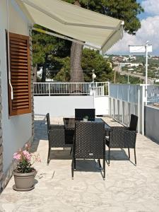 Apartment in Primosten with sea view, balcony, air conditioning, WiFi 5155-1