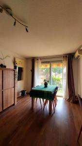 Apartment with balcony 5 minutes walk from the sea