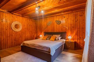 Cuibul de Munte - Cabană în Breaza cu Ciubăr și Foc de Tabără 6-12 Persoane