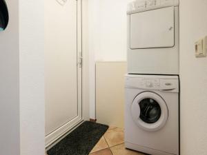 Holiday home by the nature reserves