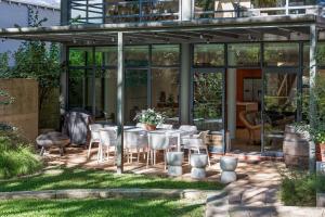 Baydream Believer - Lush Beachfront Resort Escape