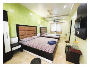 Pride Pitu পিটু Near The Amrabati Park AC OR NON AC Both Facility