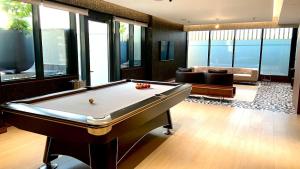 Stylish 1BR Retreat in Sobha Crest with Balcony