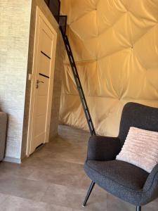 Glamping Bieszczady - Luksusowe Całoroczne Kopuły Sferyczne