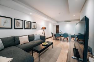 Luxury 3 Bedrooms, Private Heated Pool - EHHouse