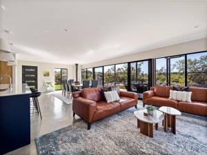 Lang Chalet - Vineyard Bliss on the Waterfront