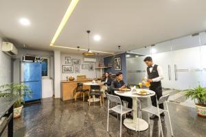 Fabhotel Cinco Primera - Nr LV Prasad, Banjara Hills