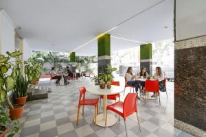 Fabhotel Cinco Primera Nr LV Prasad, Banjara Hills