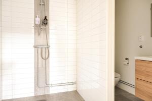 Nyrenoverad lägenhet med perfekt läge nära Elmia