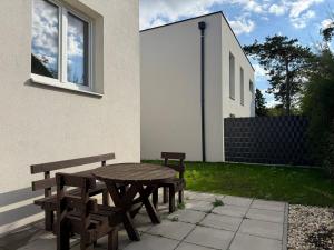 4 Bedroom Stylish House with Garden