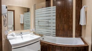 PLAYA DEL PACHA Suites Hotel