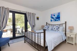 Bespoke Retreat for 4 in West Wittering
