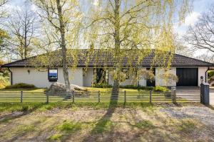 Villa med privat läge nära Elmia