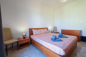 Modernised Top Floor Apartment with Back Balcony - Close to Balluta & Exiles Beach