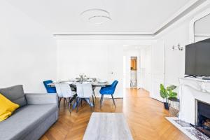 Arc de Triomphe Luxurious 3 Bedroom with NetFlix