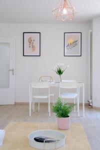 Bright, 2 bedrooms, central, garage and balcony