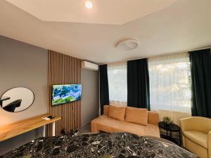 Green Accent Apartment