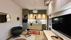 UN approved Cosy home with pool