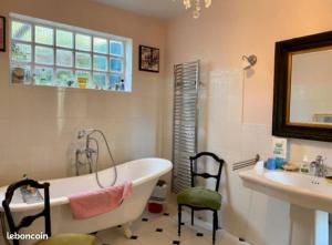 Villa Capucine beach 200 m away, close to Deauville