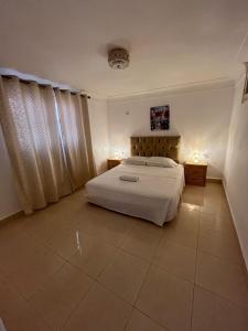 Quiet 2 bedroom apartment and Terrace Center