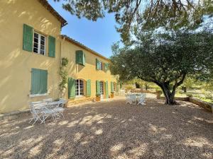 Maison avec vue , piscine et jardin