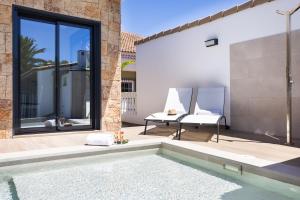 Villa Celestina lujo y piscina climatizada en plena naturaleza