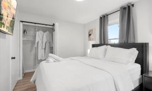 Upscale Old Town Views 3BD Lux