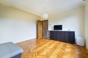 Buda Breeze 1BDR w AC by NW