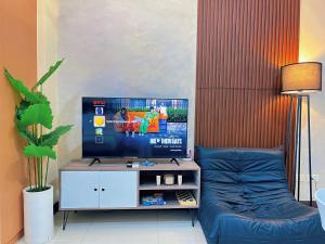 STYLISH Suite, Walk to Venice Mall, Pool, 5G WiFi & Gym Access, Ste 14B