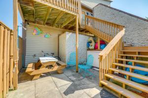 Walk to Beach Condo with Pool Access in Ocean City!