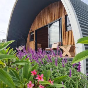 La Vita Romantic Getaway Cabin