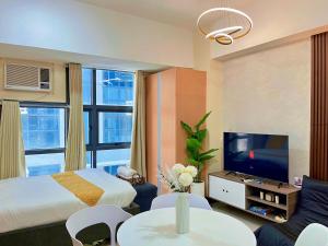 STYLISH Suite, Walk to Venice Mall, Pool, 5G WiFi & Gym Access, Ste 14B