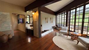 Casa 03 Vale Boa Vista - Charme Rústico em Condomínio com Área de Lazer Completa