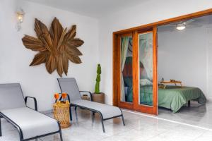 7 min Beach l Pool l Wifi l Sunbeds l Kid Friendly