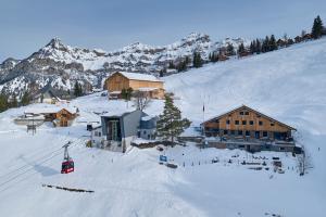 Berggasthaus Eggberge - Boutique Mountain Hotel - Access via Cablecar