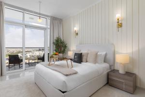 Maison Privee - Stylish Studio with Top Facilities in Damac Hills