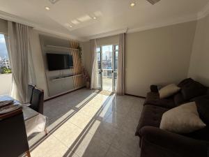 Cód 124- Cobertura com vista á 50m do mar