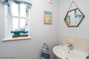 Dog friendly cottage with hot tub under 350 steps to dunes