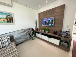 cód 125 - Apartamento amplo, a 80 metros do mar