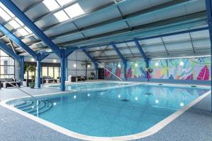 Platinum lakeside Lodge on resort with fishing