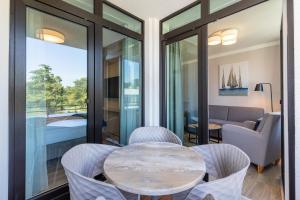 Deluxe-Apartment 2-14 mit eigener e-Ladesäule, XL-Strandkorb und Hundefreundlich