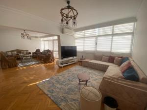 شقه بالمعادي علي النيل