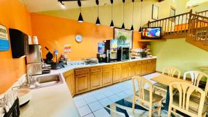 Regency Inn and Suites