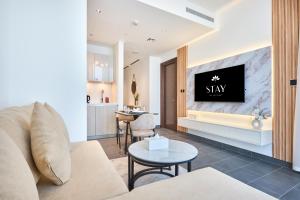 STAY BY LATINEM Luxury 1BR Holiday Home CB 3113 Near Burj Khalifa