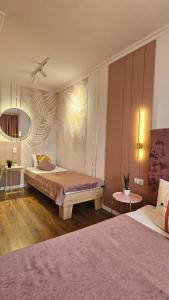 Завжди є світло! Soft Pink Apartment